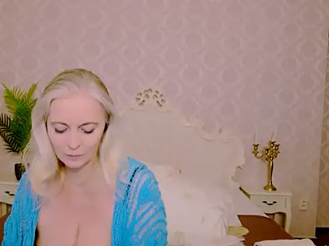 Snapshot of Anais_Janson chatting on 04/14/26, 06:47 Anais Janson online show from 04/14/26, 06:47