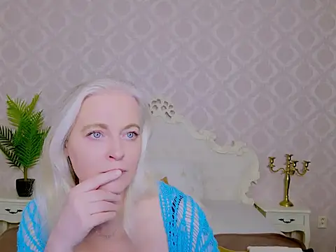 Snapshot of Anais_Janson chatting on 04/25/26, 02:14 Anais Janson online show from 04/25/26, 02:14