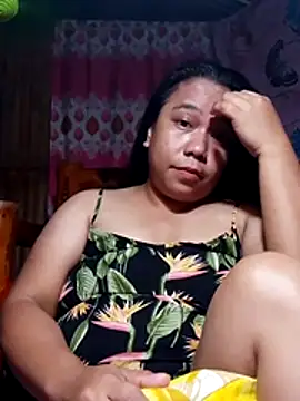 Snapshot of pinaychubbygirl chatting on 07/17/26, 01:51 pinaychubbygirl online show from 07/17/26, 01:51