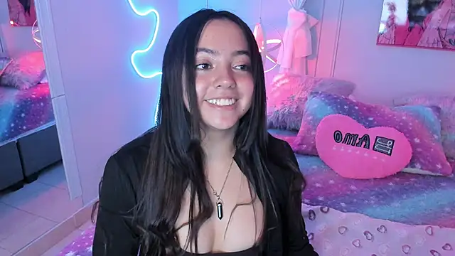 Snapshot of Lara_Rouss_ chatting on 09/20/25, 04:13 Lara Rouss  online show from 09/20/25, 04:13