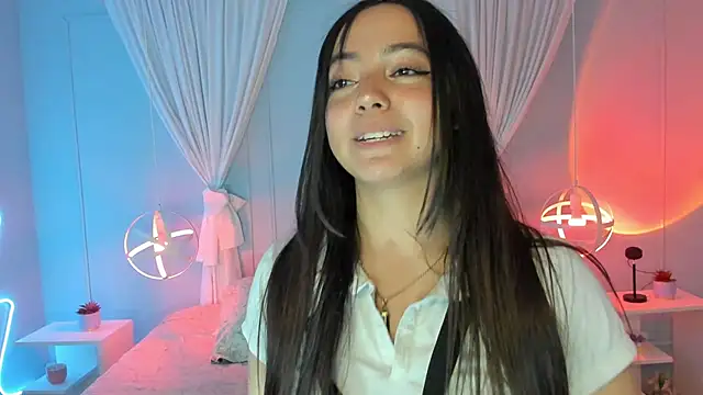 Snapshot of Lara_Rouss_ chatting on 09/23/25, 03:42 Lara Rouss  online show from 09/23/25, 03:42