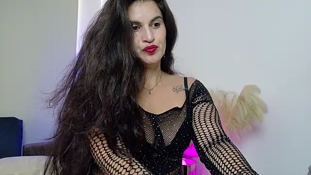 Snapshot of lizdevine chatting on 12/20/25, 04:25 lizdevine online show from 12/20/25, 04:25