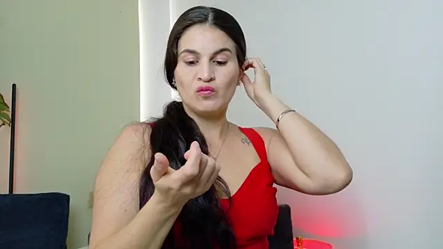 Snapshot of lizdevine chatting on 01/10/26, 05:04 lizdevine online show from 01/10/26, 05:04