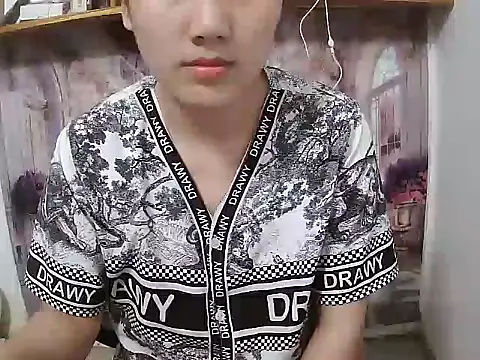 Snapshot of Linda-24 chatting on 03/19/26, 12:31 Linda-24 online show from 03/19/26, 12:31