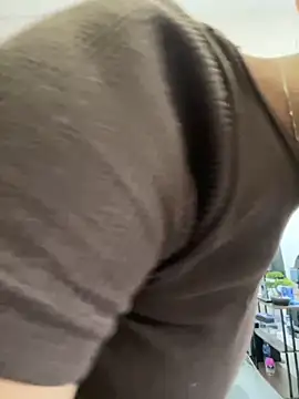 Snapshot of BaddestAss22 chatting on 09/20/25, 10:38 BaddestAss22 online show from 09/20/25, 10:38