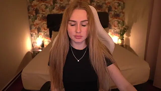 Snapshot of GabriellaJass chatting on 12/02/25, 02:56 GabriellaJass online show from 12/02/25, 02:56