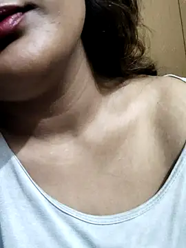 Snapshot of Cute_pinkii chatting on 10/31/25, 08:10 Cute pinkii online show from 10/31/25, 08:10