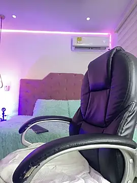 Velveet x online show from 10/22/25, 12:27