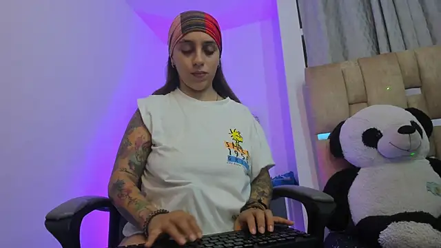 JulianaCarter online show from 11/30/25, 03:05