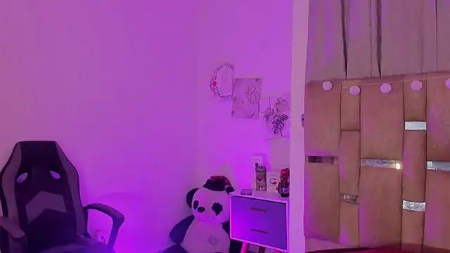 JulianaCarter online show from 12/16/25, 08:36