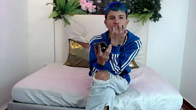 Snapshot of iam_lukas__ chatting on 09/24/25, 03:10 iam lukas online show from 09/24/25, 03:10