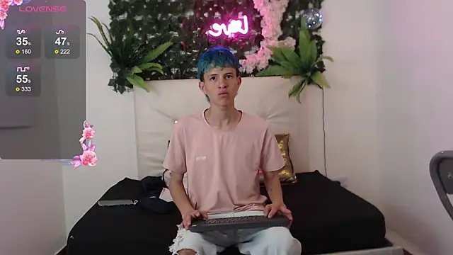 Snapshot of iam_lukas__ chatting on 10/02/25, 01:56 iam lukas online show from 10/02/25, 01:56