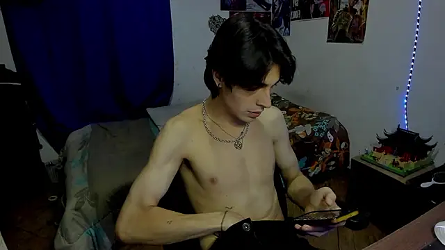 Snapshot of golden_ryyan chatting on 03/09/26, 04:00 golden ryyan online show from 03/09/26, 04:00