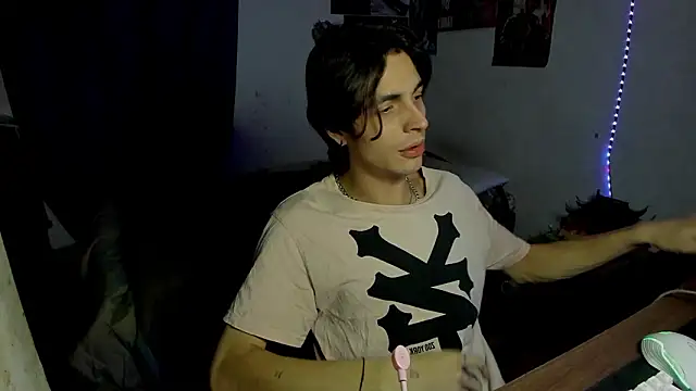 Snapshot of golden_ryyan chatting on 03/11/26, 03:12 golden ryyan online show from 03/11/26, 03:12