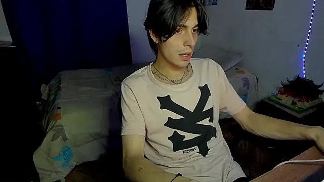 Snapshot of golden_ryyan chatting on 03/11/26, 06:03 golden ryyan online show from 03/11/26, 06:03