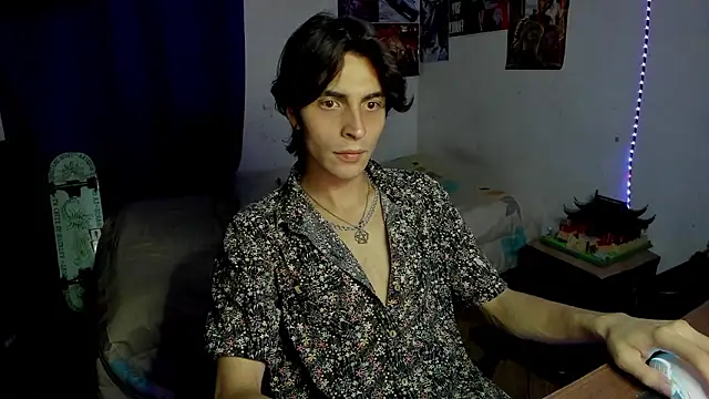 Snapshot of golden_ryyan chatting on 03/16/26, 02:50 golden ryyan online show from 03/16/26, 02:50