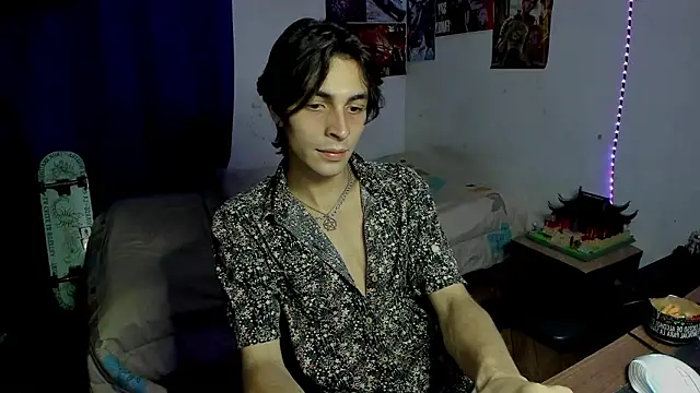 Snapshot of golden_ryyan chatting on 03/16/26, 05:44 golden ryyan online show from 03/16/26, 05:44