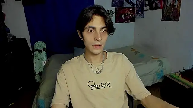 Snapshot of golden_ryyan chatting on 03/16/26, 05:50 golden ryyan online show from 03/16/26, 05:50