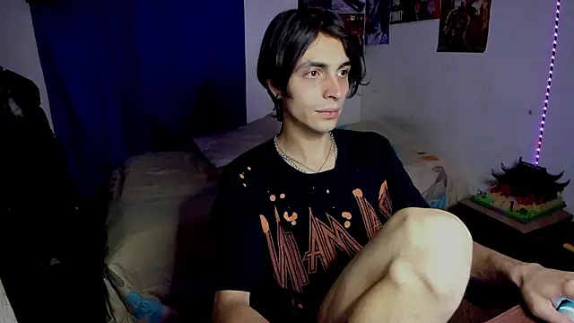 Snapshot of golden_ryyan chatting on 03/18/26, 04:54 golden ryyan online show from 03/18/26, 04:54