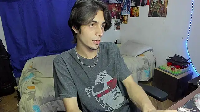 Snapshot of golden_ryyan chatting on 04/11/26, 10:03 golden ryyan online show from 04/11/26, 10:03