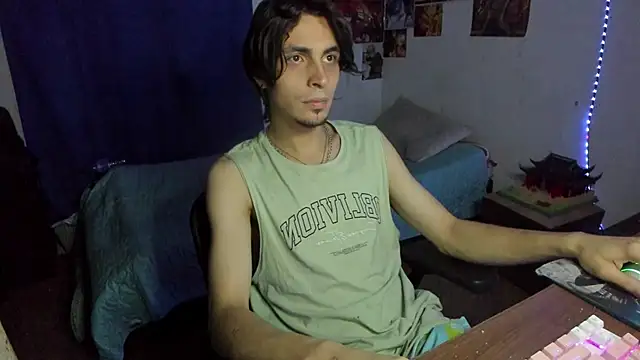 Snapshot of golden_ryyan chatting on 04/25/26, 03:53 golden ryyan online show from 04/25/26, 03:53