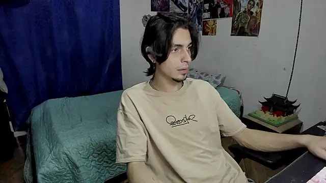 Snapshot of golden_ryyan chatting on 05/06/26, 04:30 golden ryyan online show from 05/06/26, 04:30