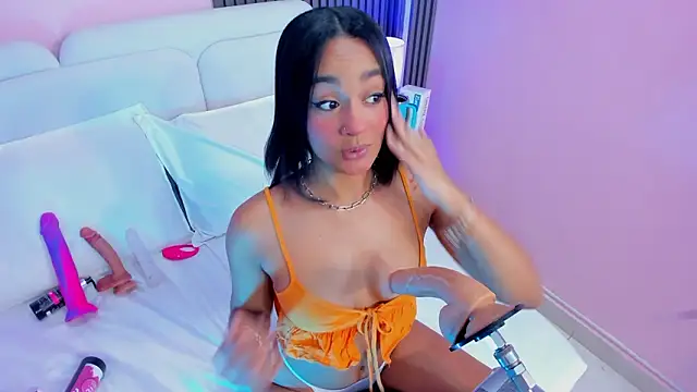 Snapshot of Clawdeen__wolf chatting on 03/24/26, 08:25 Clawdeen wolf online show from 03/24/26, 08:25