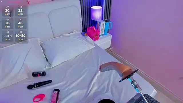 Snapshot of Clawdeen__wolf chatting on 03/26/26, 07:36 Clawdeen wolf online show from 03/26/26, 07:36