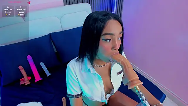 Snapshot of Clawdeen__wolf chatting on 04/02/26, 08:28 Clawdeen wolf online show from 04/02/26, 08:28