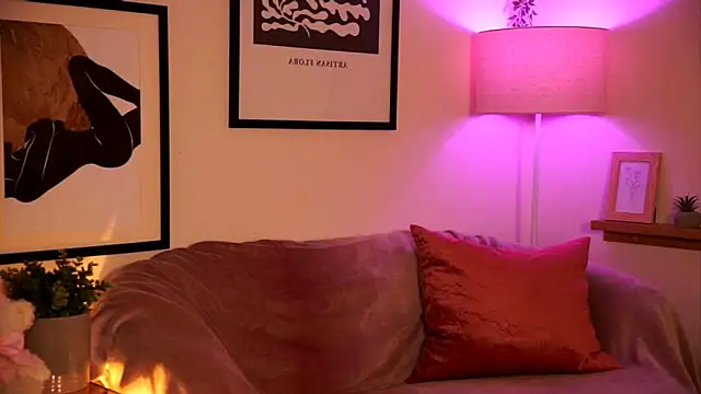 midnightbby  online show from 03/01/26, 05:26