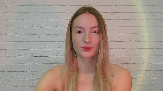 Snapshot of Alice_Sweet_01 chatting on 11/22/25, 02:27 Alice Sweet 01 online show from 11/22/25, 02:27