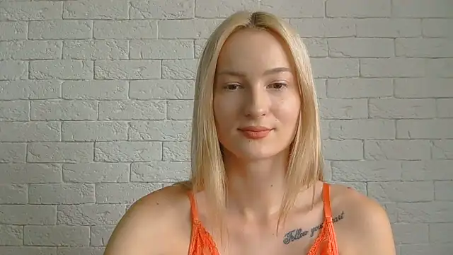 Snapshot of Alice_Sweet_01 chatting on 06/14/26, 11:01 Alice Sweet 01 online show from 06/14/26, 11:01
