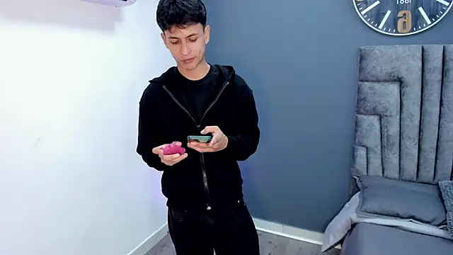 stephane rouss online show from 11/30/25, 08:46