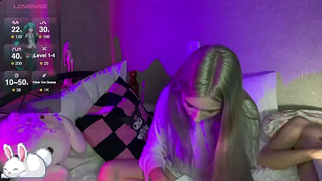 Snapshot of Elaincutee chatting on 09/19/25, 10:32 Elaincutee online show from 09/19/25, 10:32