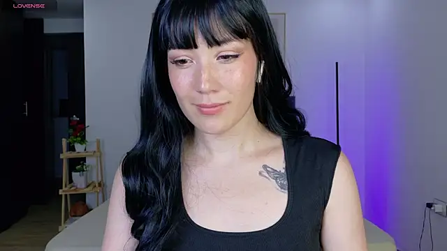 Snapshot of Eliih_01 chatting on 10/04/25, 02:09 Eliih 01 online show from 10/04/25, 02:09