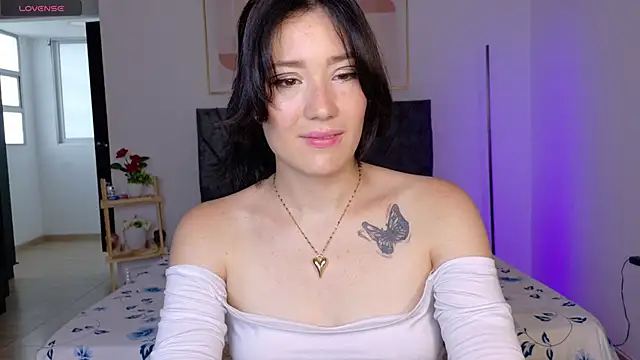 Snapshot of Eliih_01 chatting on 10/13/25, 09:48 Eliih 01 online show from 10/13/25, 09:48