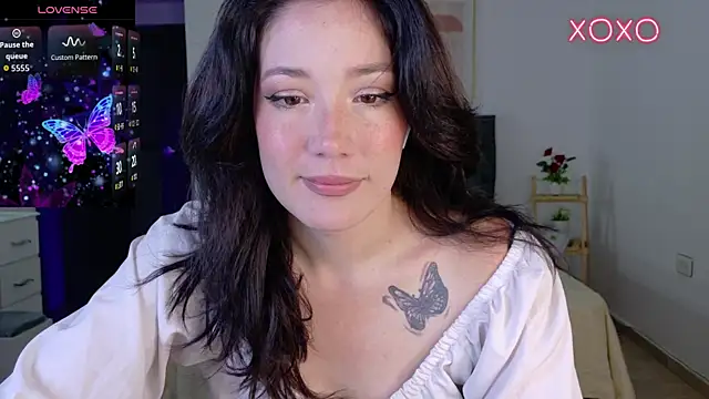 Snapshot of Eliih_01 chatting on 11/14/25, 02:54 Eliih 01 online show from 11/14/25, 02:54