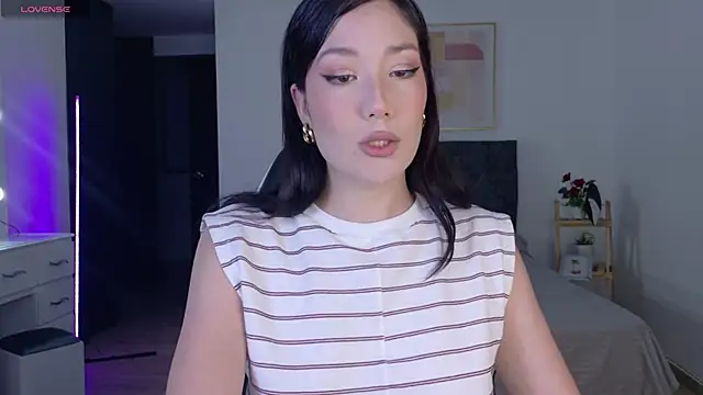 Snapshot of Eliih_01 chatting on 11/22/25, 03:49 Eliih 01 online show from 11/22/25, 03:49