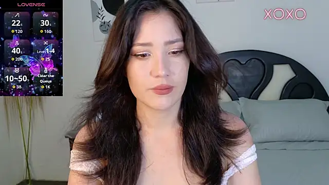 Snapshot of Eliih_01 chatting on 12/18/25, 01:44 Eliih 01 online show from 12/18/25, 01:44