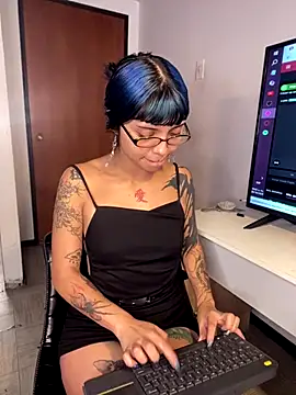 ZoeRaven Pink online show from 10/20/25, 03:01