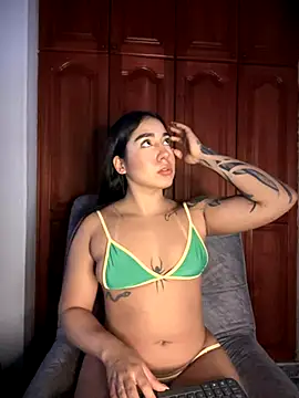 Snapshot of KaditaNavarro chatting on 09/13/25, 09:58 KaditaNavarro online show from 09/13/25, 09:58