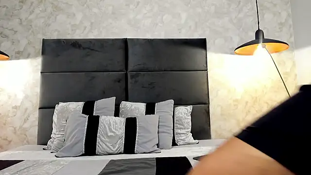 Snapshot of RaphaelDufort chatting on 10/17/25, 11:18 RaphaelDufort online show from 10/17/25, 11:18