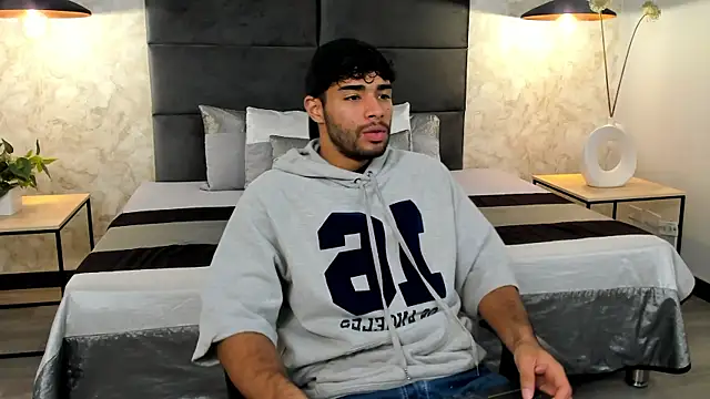 RaphaelDufort online show from 11/18/25, 11:37