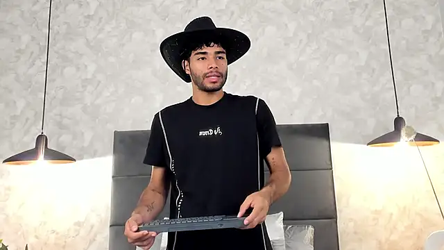 RaphaelDufort online show from 11/19/25, 11:27