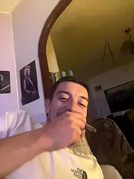 Snapshot of gb7572 chatting on 09/12/25, 11:04 gb7572 online show from 09/12/25, 11:04