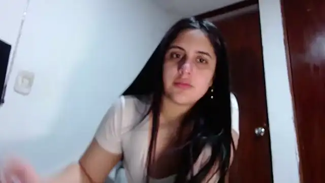 Snapshot of Electraweb_09 chatting on 10/15/25, 06:41 Electraweb 09 online show from 10/15/25, 06:41