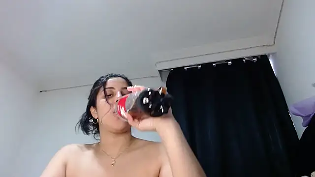 Snapshot of Electraweb_09 chatting on 10/19/25, 10:21 Electraweb 09 online show from 10/19/25, 10:21