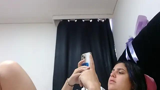 Snapshot of Electraweb_09 chatting on 11/07/25, 12:16 Electraweb 09 online show from 11/07/25, 12:16