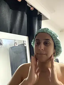 Snapshot of Electraweb_09 chatting on 11/21/25, 09:02 Electraweb 09 online show from 11/21/25, 09:02