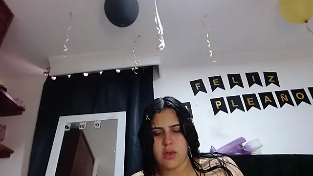 Snapshot of Electraweb_09 chatting on 12/14/25, 09:41 Electraweb 09 online show from 12/14/25, 09:41